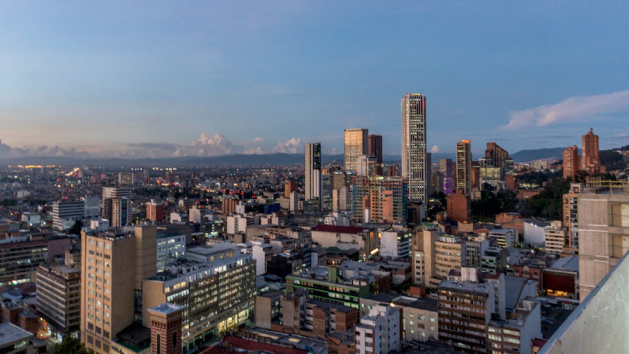 Cuánto dinero se necesita en Bogotá